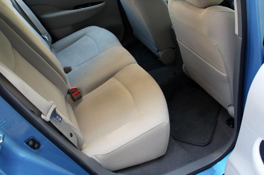  Nissan Leaf 2011 года  (фото 7 из 53)